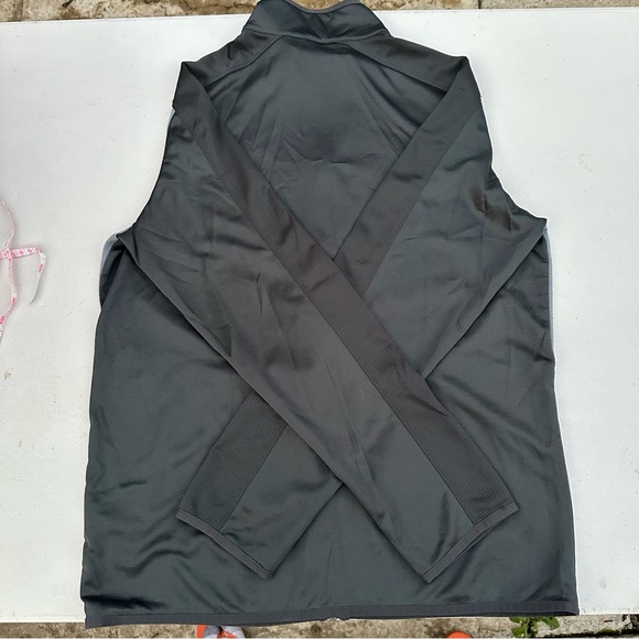 Nike Exercising Sweater - Picture 4 of 8